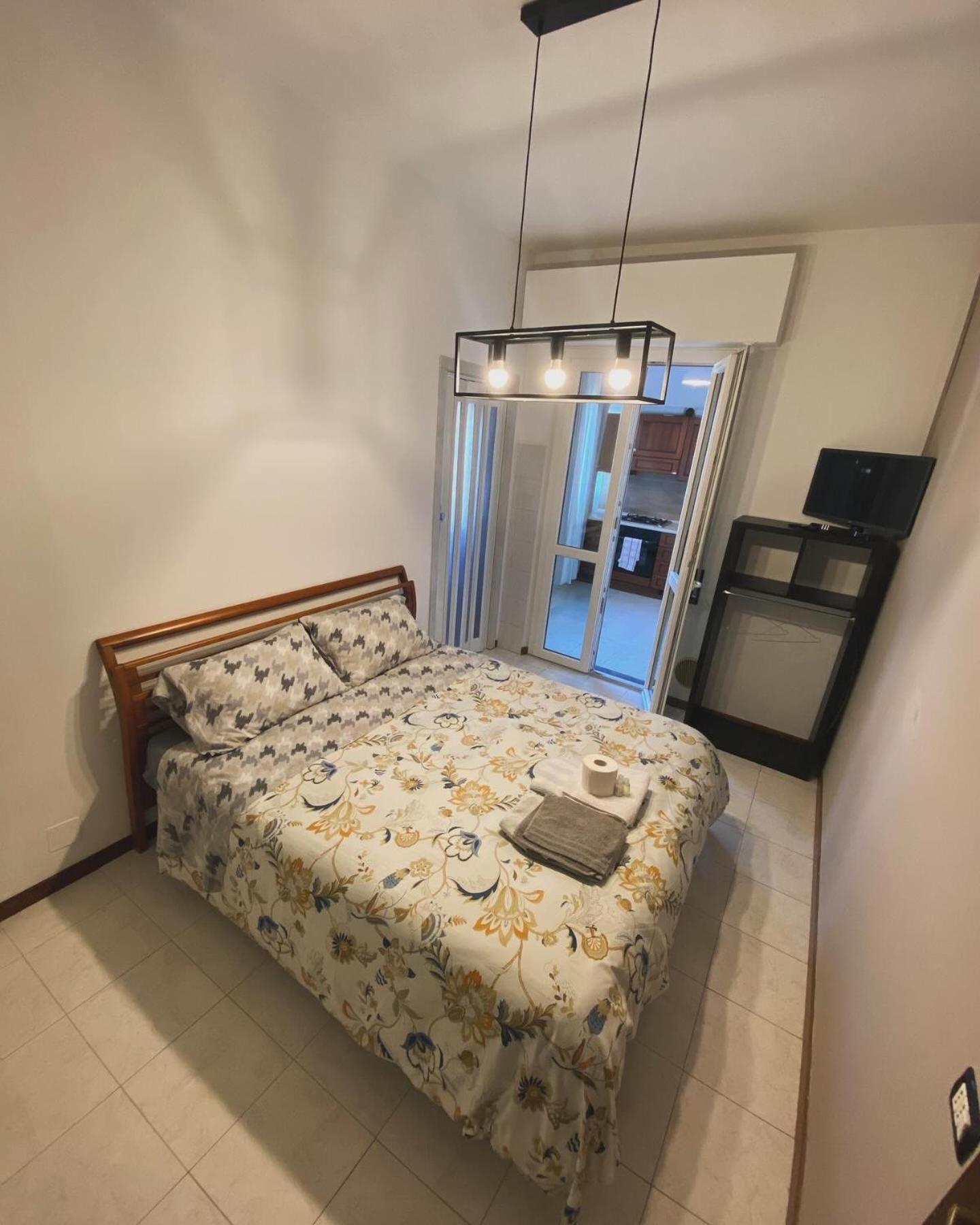 Hlux Oi Affiₜₜacaₘere Hotel Piacenza Buitenkant foto