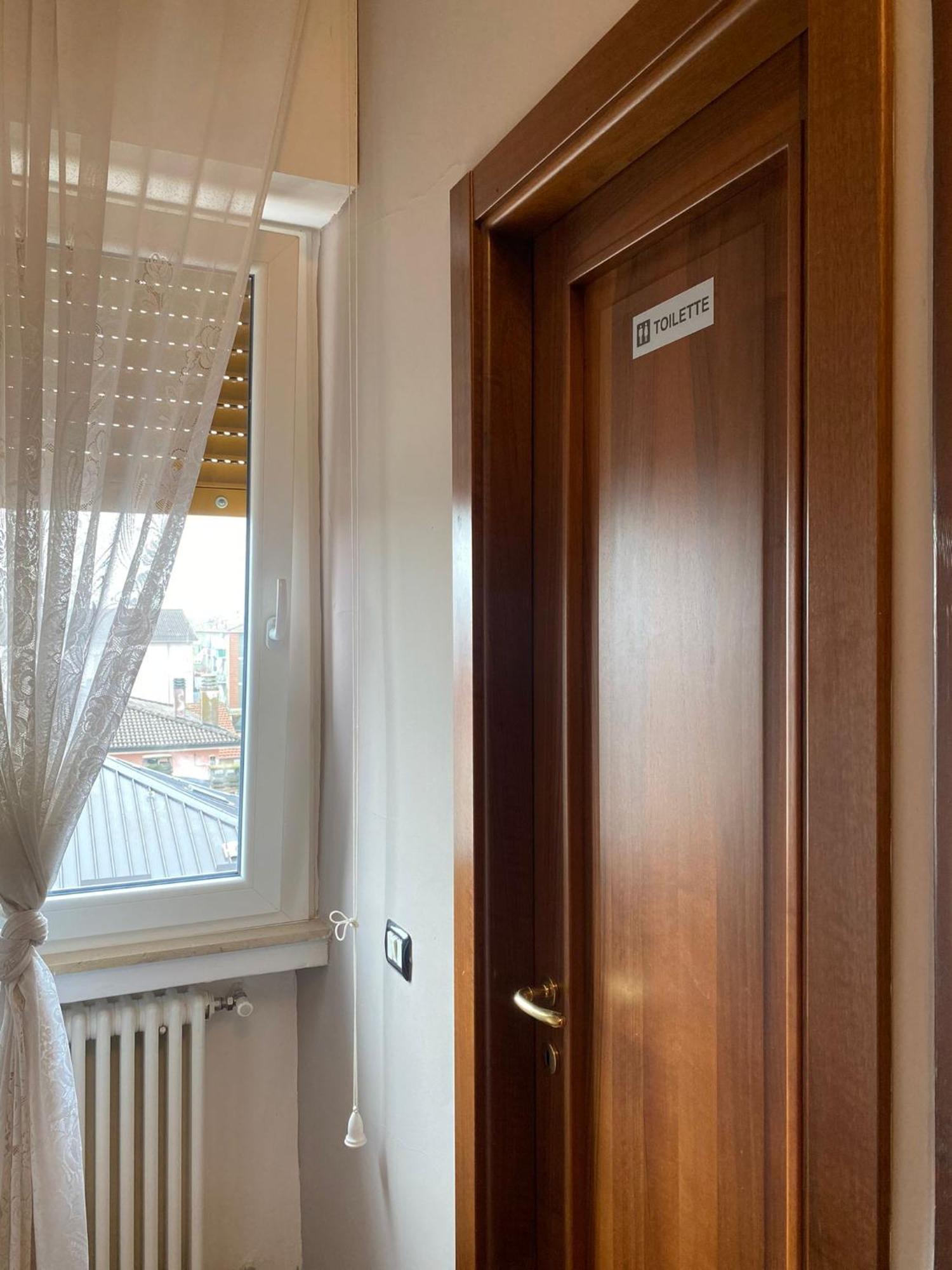 Hlux Oi Affiₜₜacaₘere Hotel Piacenza Buitenkant foto